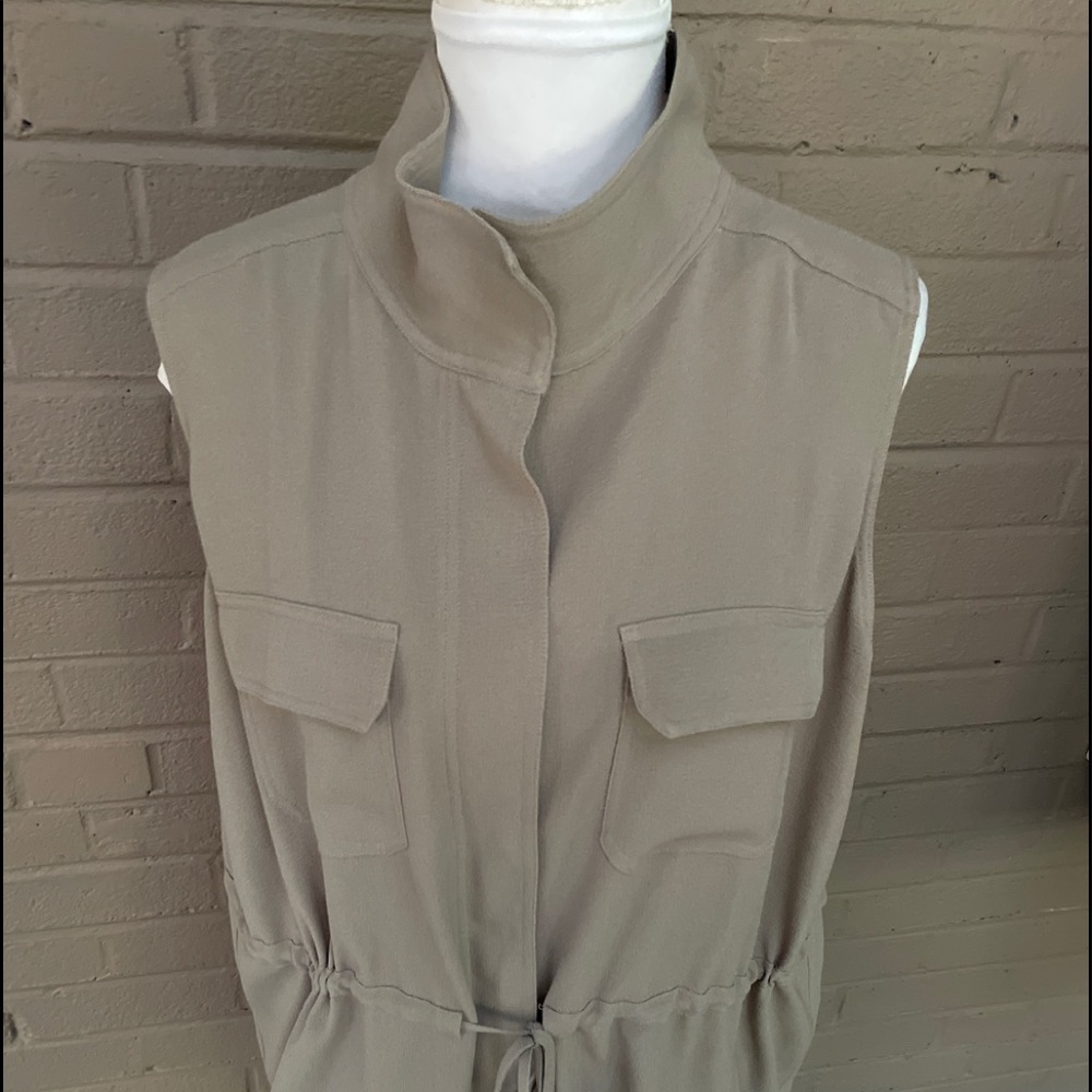 Lisa Rinna Taupe Vest 1X - Picture 11 of 13